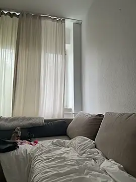 HotYasmin-'s Live Chat Room