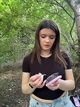 HotYasmin- Adlı Modelin Canlı Sohbet Odası