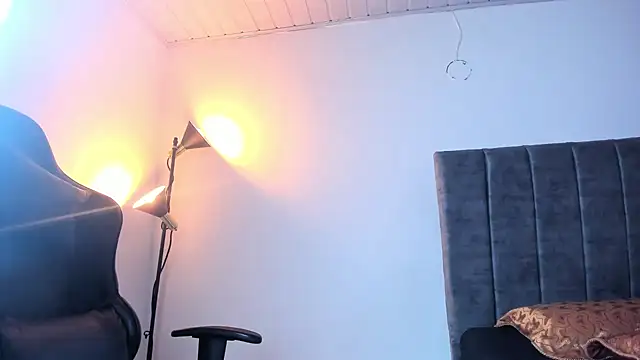 KayllaEvanss_ Adlı Modelin Canlı Sohbet Odası