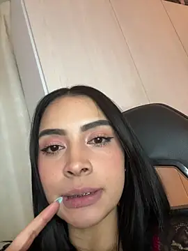 غرفة دردشة Im_Paulina المباشرة
