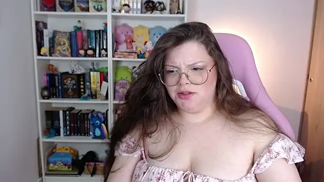 Gabiwaifu Adlı Modelin Canlı Sohbet Odası
