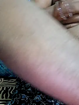 Онлайн чат Priya_Bong