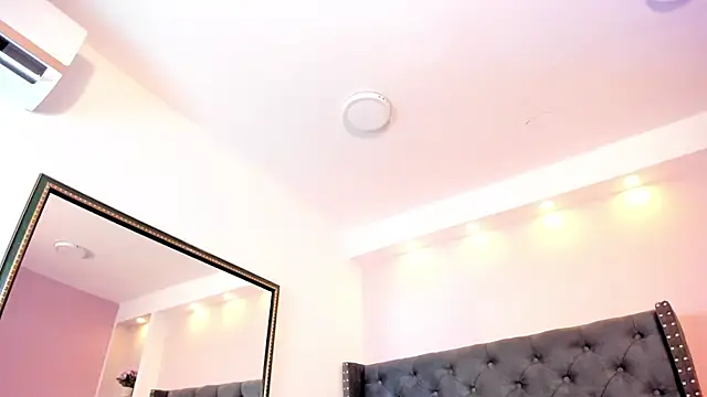 Adelehottman Live Chatraum