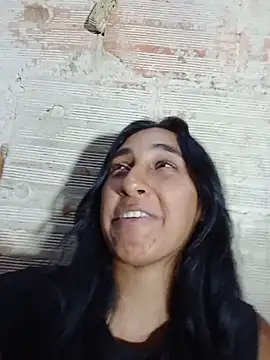 Morena_hottd Adlı Modelin Canlı Sohbet Odası