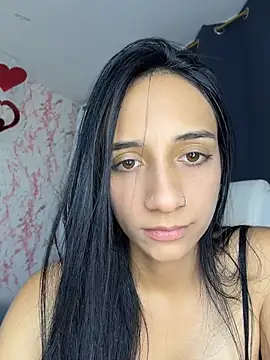 UrNewFantasy Live chatroom