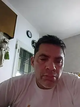 cristianbenite Adlı Modelin Canlı Sohbet Odası
