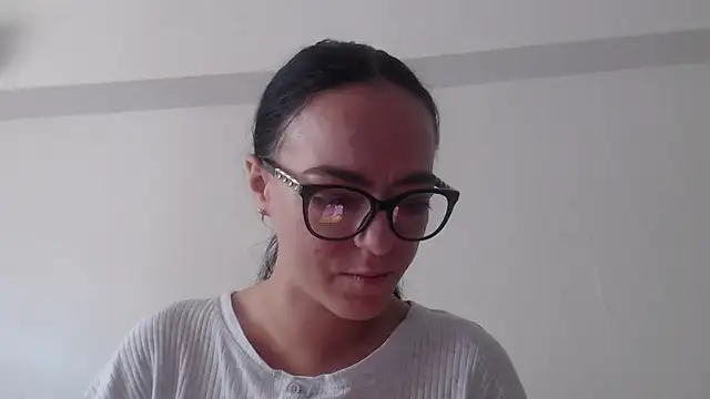 IzabelllNoir Adlı Modelin Canlı Sohbet Odası