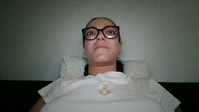 IzabelllNoir's Live Chat Room