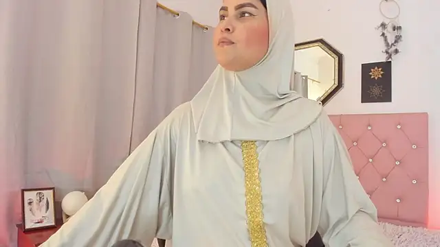 Živá chatovací místnost AishaAmin_