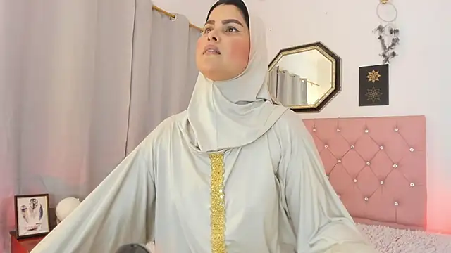 Živá chatovací místnost AishaAmin_