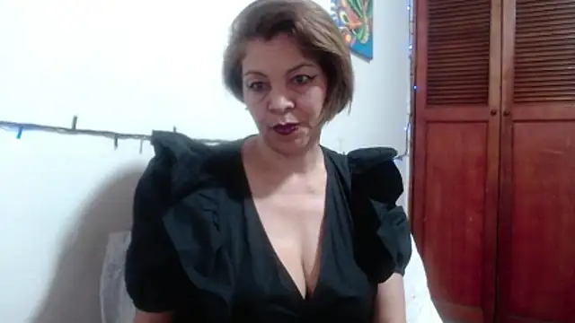 electra-mommy Adlı Modelin Canlı Sohbet Odası