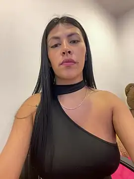חדר צ'אט בשידור חי של Alanna_atm_