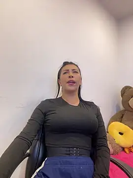 Alanna_atm_'s Live Chat Room