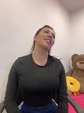 חדר צ'אט בשידור חי של Alanna_atm_