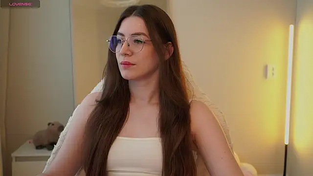 Ester_Hill's Live Chat Room