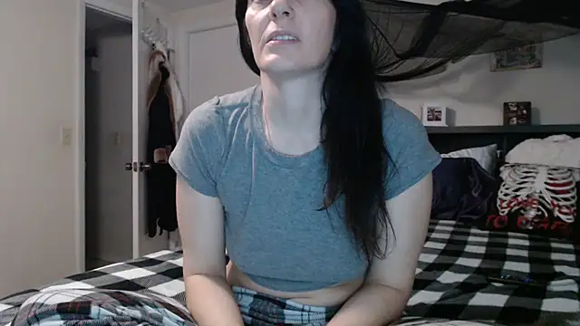 CrystalLake13n Live chat-huone