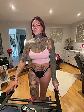 Chat soba uživo modela AileenInkOfficial