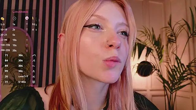 arielabradberry's Live Chat Room