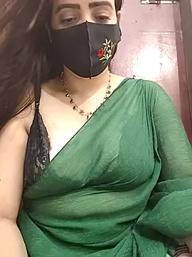 Saanvi-Sen Adlı Modelin Canlı Sohbet Odası