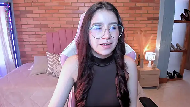 Živá chatovací místnost Amy_joones