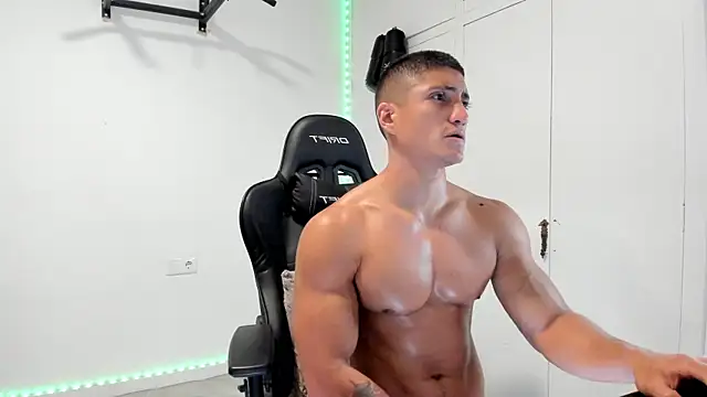 dan01_ Adlı Modelin Canlı Sohbet Odası