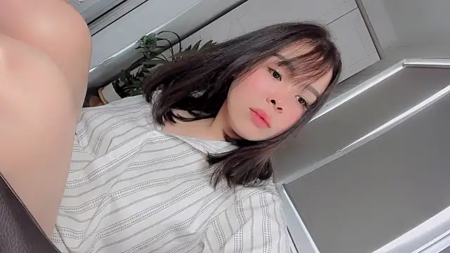 arisumoon Adlı Modelin Canlı Sohbet Odası