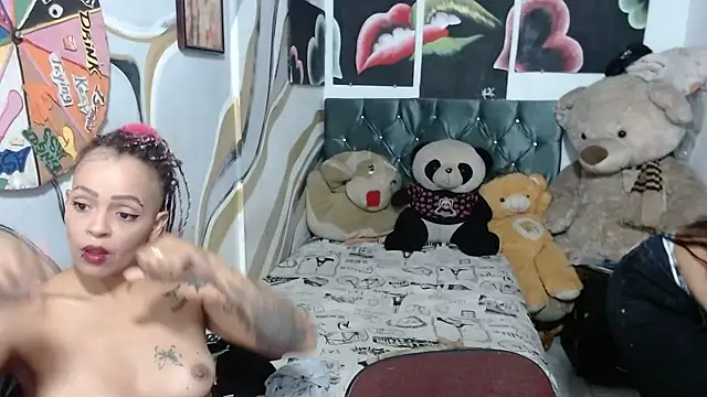 manzanahot9 Adlı Modelin Canlı Sohbet Odası