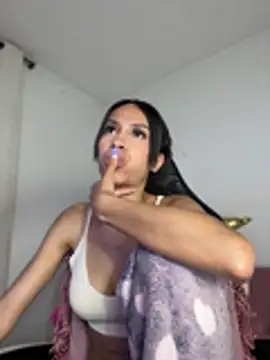 Pokój czatu na żywo – Miaa_love6969
