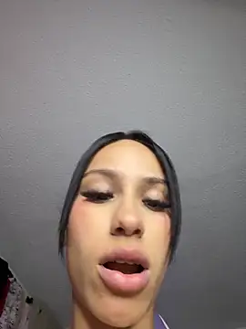 غرفة دردشة Miaa_love6969 المباشرة