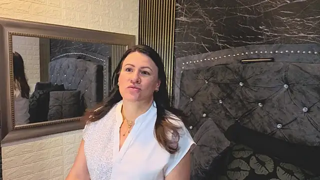 charlotte__G: δωμάτιο απευθείας συνομιλίας