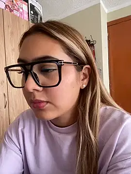 Živá chatovací místnost Miabonnett_