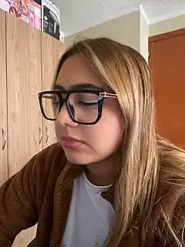 Miabonnett_ Live Chatraum