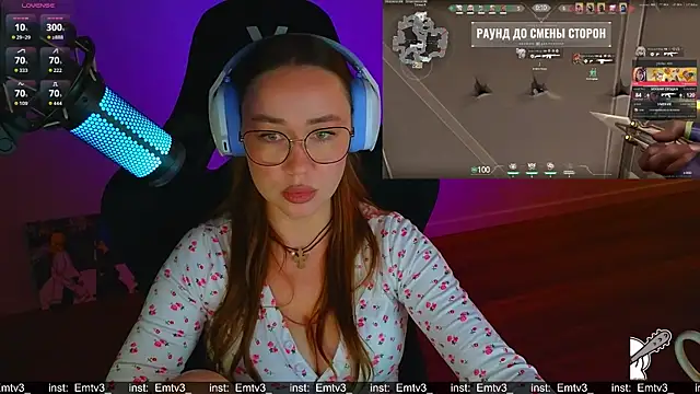 Sala de chat ao vivo de Emili1-