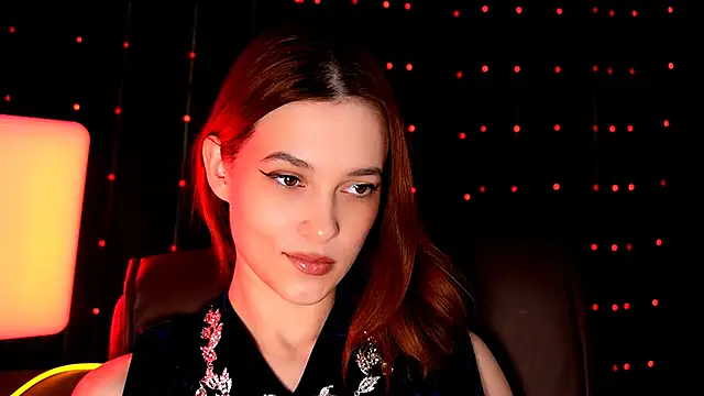 LolaLemona Adlı Modelin Canlı Sohbet Odası