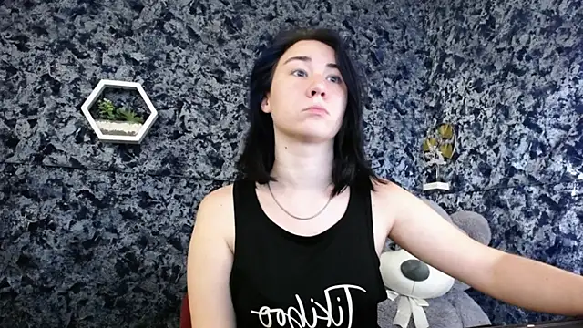 Moon_foxy_ Chat Room in diretta