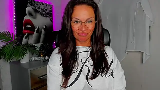 HelenLuxx Live Chatrum