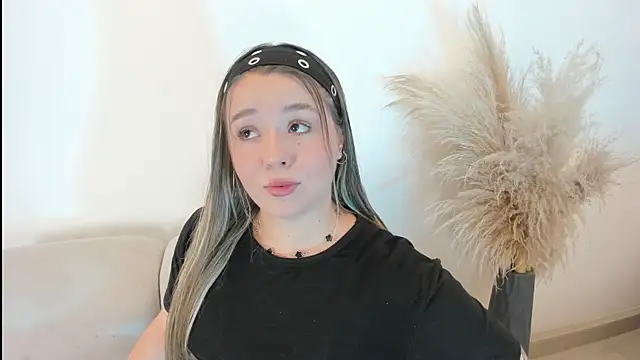 1m_dalhia Adlı Modelin Canlı Sohbet Odası