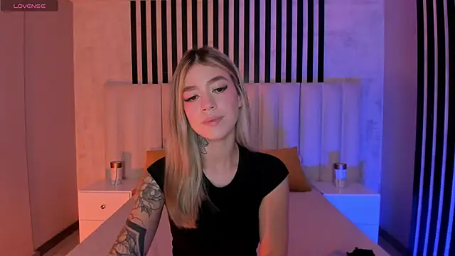 غرفة دردشة ViolettHansson المباشرة
