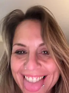 misssWet's Live Chat Room