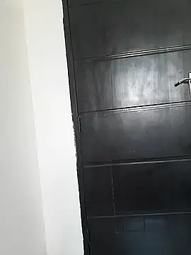 Chat soba uživo modela TheaWren