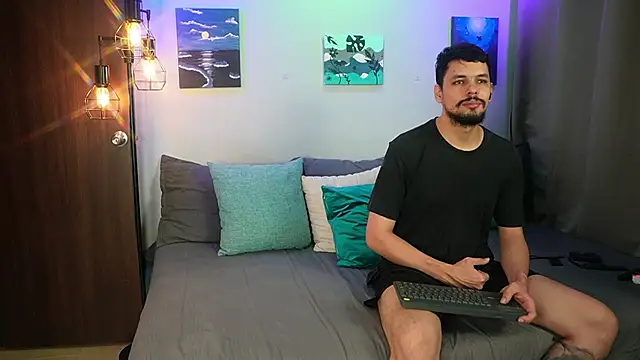 Cleoanubis-'s Live Chat Room