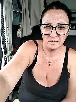 Milfa_nimfomana Adlı Modelin Canlı Sohbet Odası