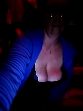 Milfa_nimfomana Adlı Modelin Canlı Sohbet Odası