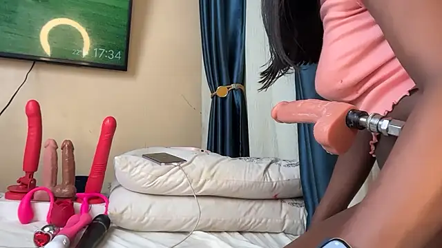 AudreySpanksFuck-: онлайн-чат