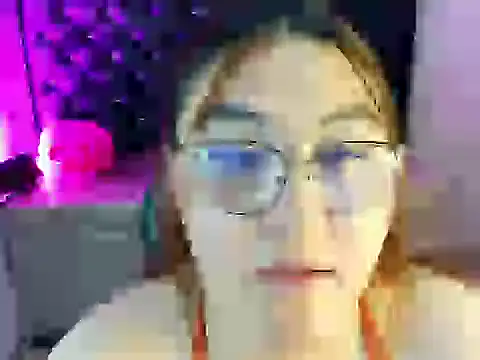 conniejames_m's Live Chat Room