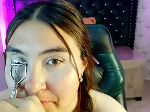 חדר צ'אט בשידור חי של conniejames_m