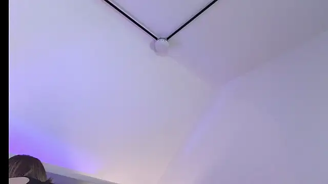 Angela_Torres_ 실시간 채팅방