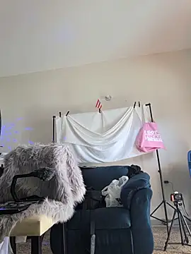 Živá chatovací místnost ladycreamypr2