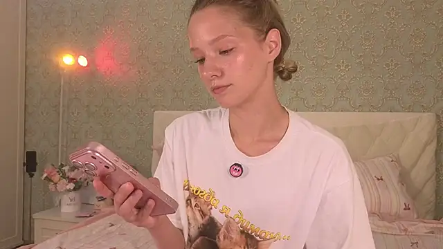 Sweetie__Angel Adlı Modelin Canlı Sohbet Odası
