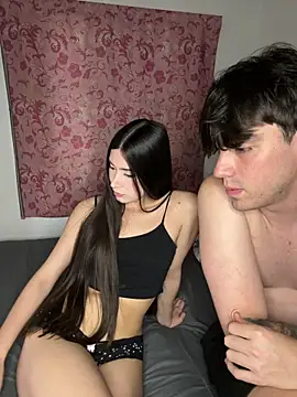 Živá chatovací místnost Youngmaxxxinee